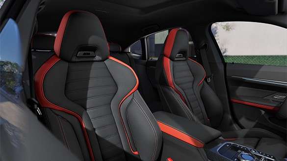 全系标配8.8英寸中央触控显示屏